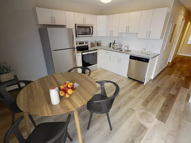 50 Hargrave St — Photo 31