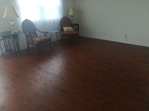 LIVING ROOM AREA. 