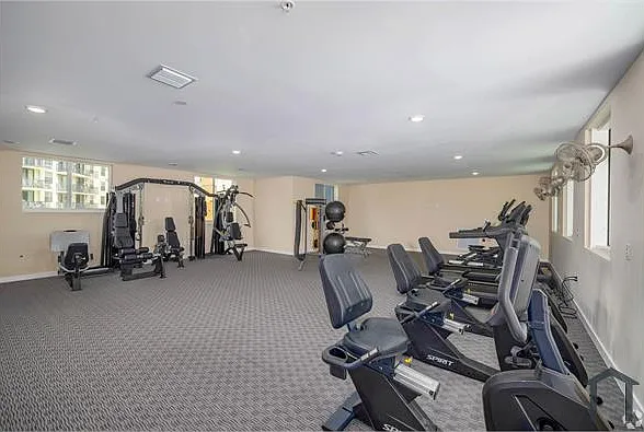 203 N University Dr — Photo 39