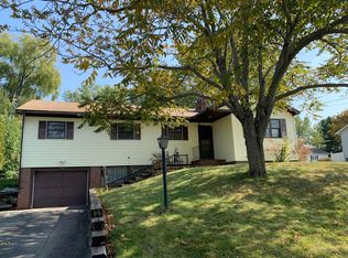 34 Broadlawn Dr, Brewer, ME 04412