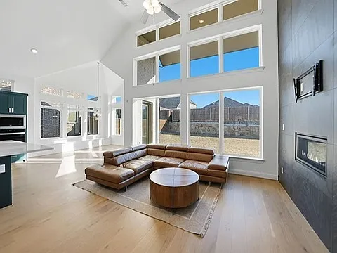 Building Photo - 1227 Calebria Way