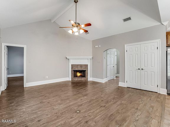 5th image of 1009 Gleaux Dr