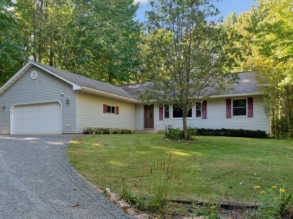 2408 Cherry Dr, Osceola, WI 54020