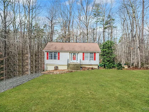 221 Village Ct, Ruther Glen, VA 22546