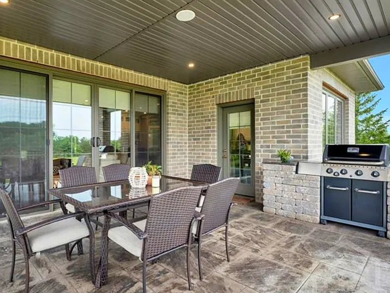 285794 Airport Rd — Photo 17