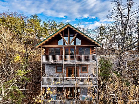 4th image of 1058/1060 Pinecrest Way