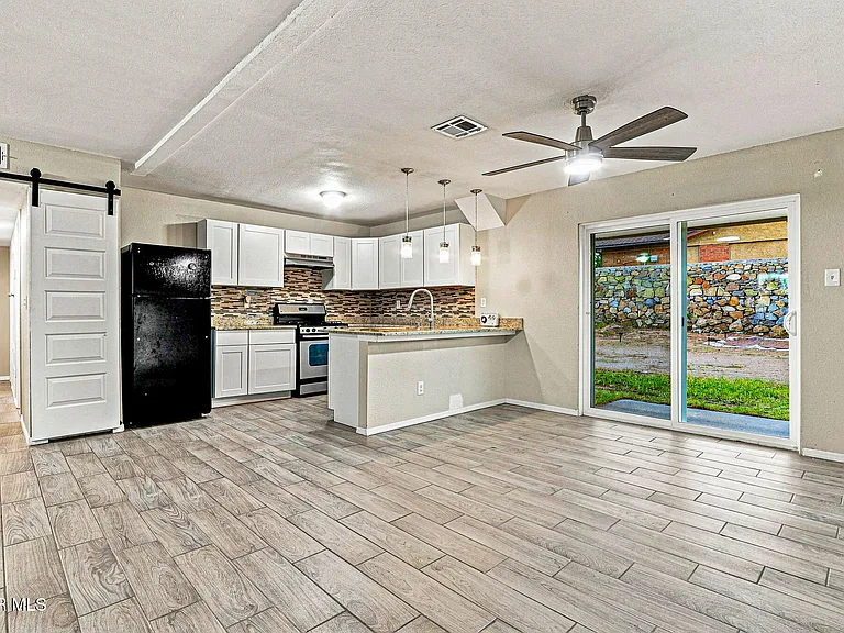 11524 Meadowbrook Dr — Photo 11