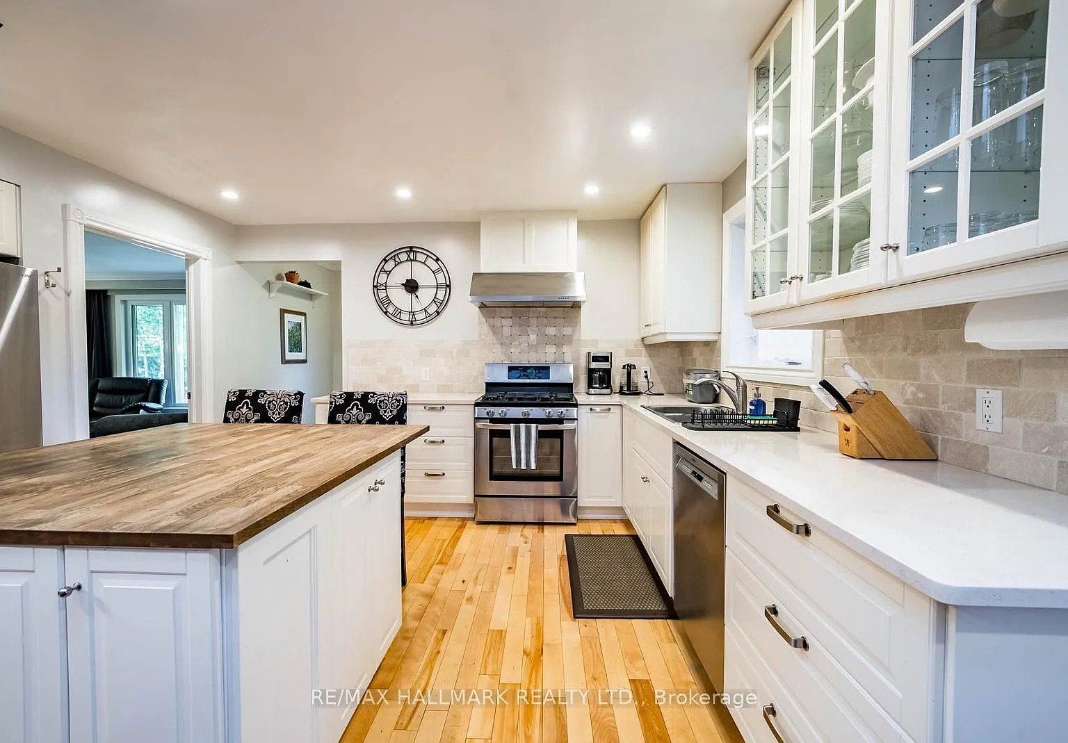 3 bed, $4,200 — Photo 1