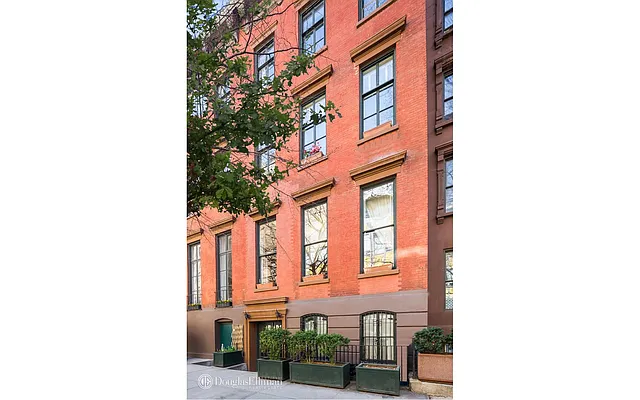 Sold by Douglas Elliman | media 19