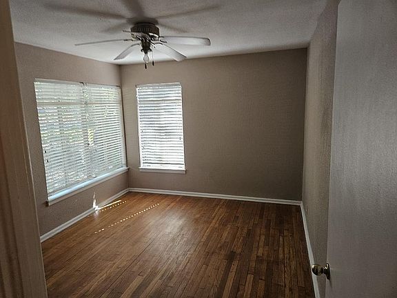 3rd image of 234 Serna Park
