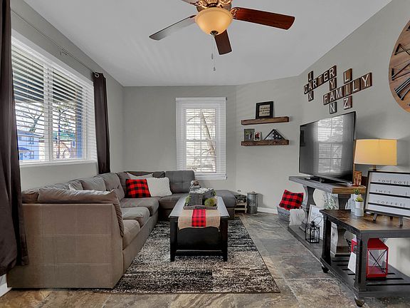 4th image of 426 Benton St