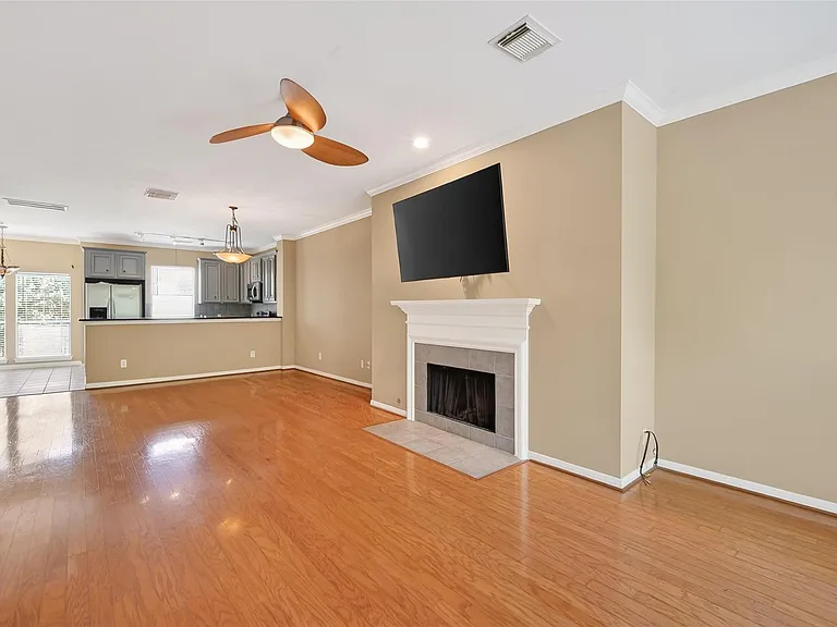 2804 Chenevert St — Photo 20