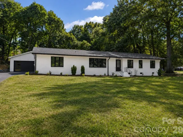 8033 Ritter Dr, Charlotte, NC 28270