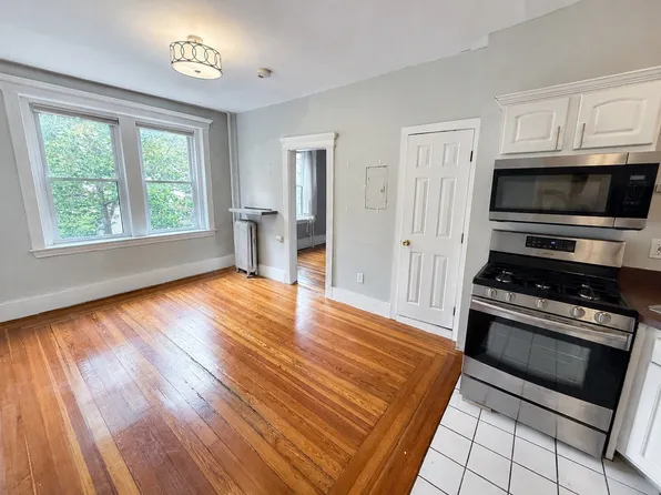 65 Burbank St APT 10, Boston, MA 02115
