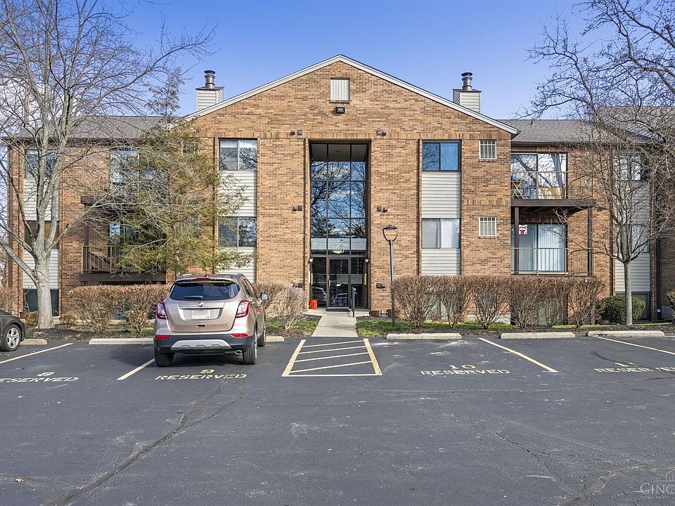 1st image of 5987 Meadowcreek Dr #9