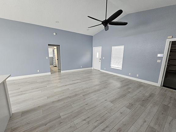 5th image of 6131 Robinson St
