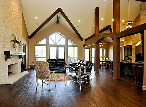 4th image of 571 Ambrym Dr