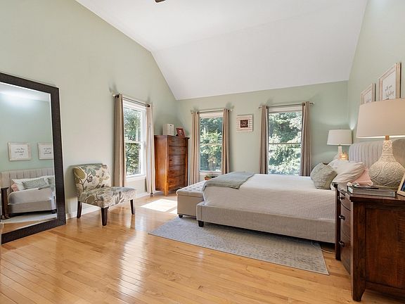 4th image of 1 Laurelwoods Dr