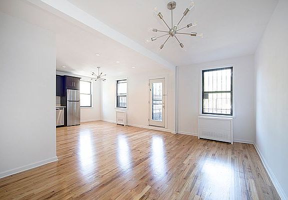 5th image of 244 Hoyt St #2