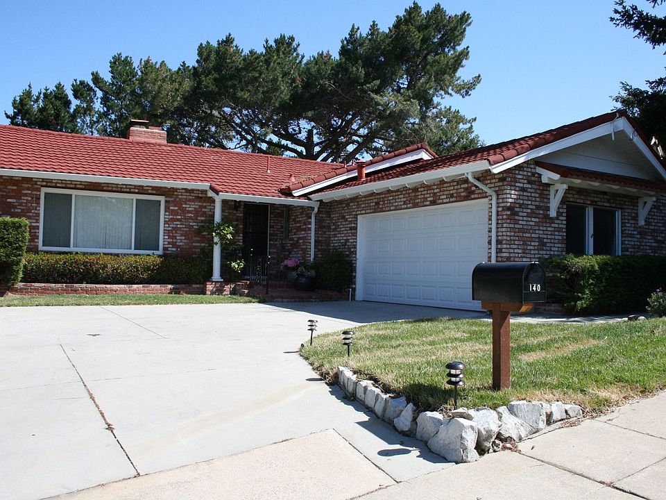 1st image of 140 Lakeshore Dr