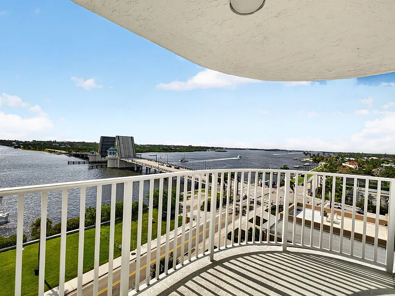 3901 S Flagler Dr #903 — Photo 23