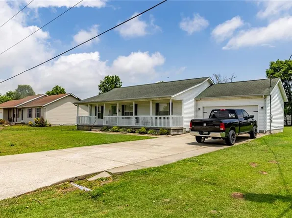 108 Karen St, Sikeston, MO 63801