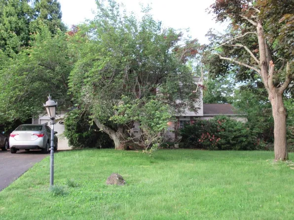 770 Parmentier Rd, Warminster, PA 18974