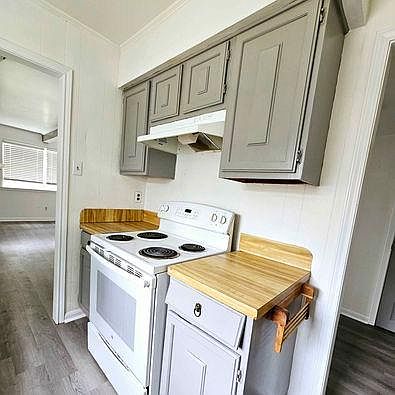 3rd image of 225 Canal St #1