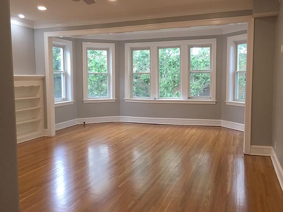 3rd image of 5234 N Sawyer Ave #2
