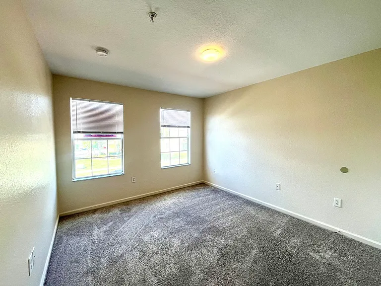 2950 Ashland Ln S — Photo 13