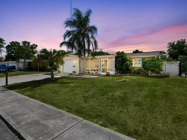 1853 Dartmouth Dr, Holiday, FL 34691
