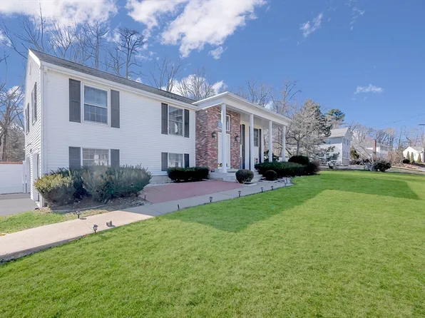 75 Pilgrim Dr, Norwood, MA 02062