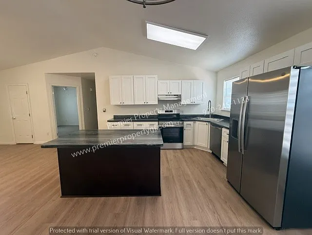 3 bed, 2.0 bath, $1,800 — Photo 4