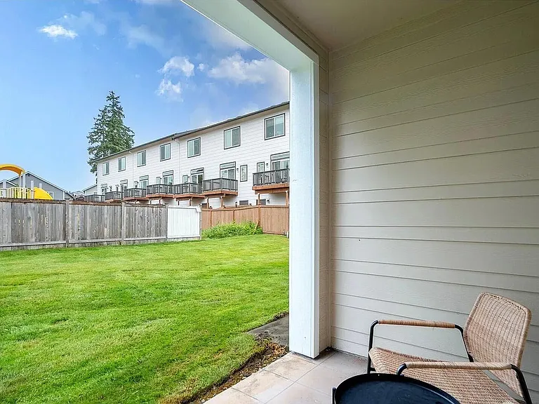 15 164th St SW #D3 — Photo 16