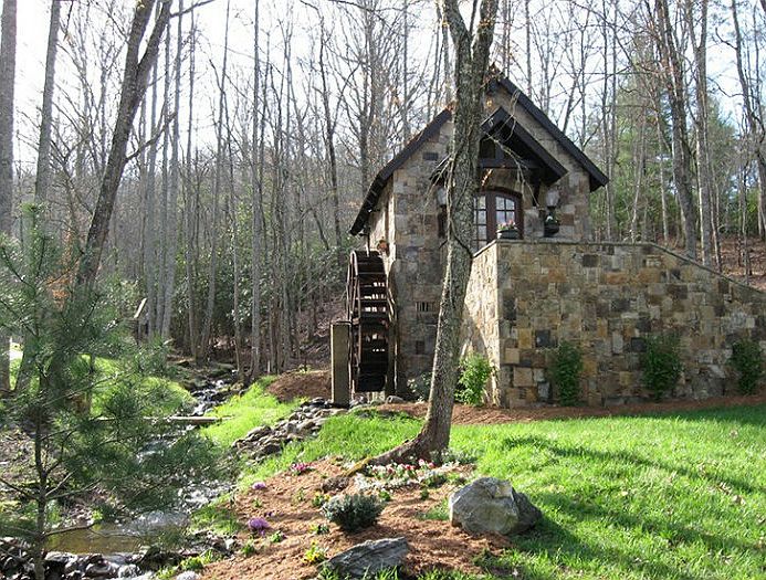 2nd image of 35 Overlook Brasstown