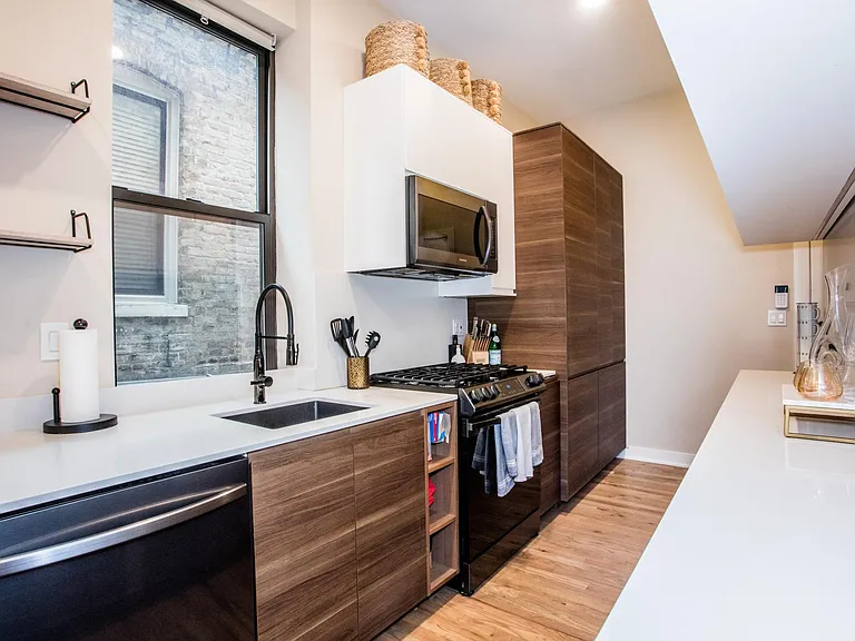 2115 W Dickens Ave #1F — Photo 12