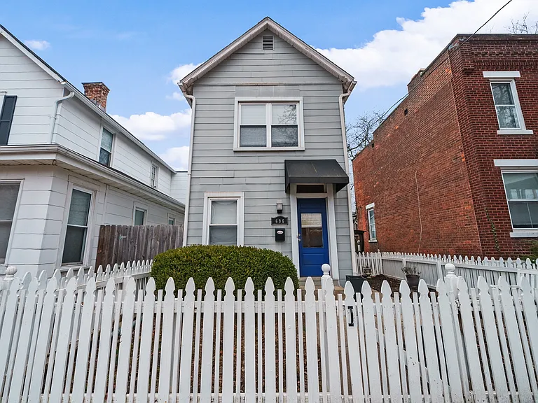 696 S 9th St — Photo 15
