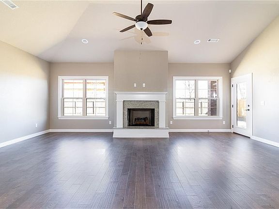 2nd image of 1617 Park St