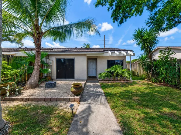1036 E Lakes Drive, Pompano Beach, FL 33064