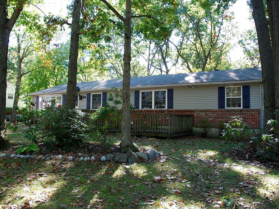 Right Front on Open Wooded LOt