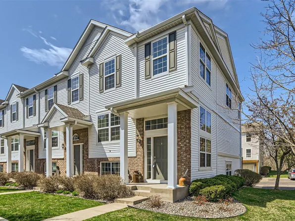 929 Ledgestone Dr, Mahtomedi, MN 55115