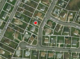 34 Autumn Ln, Amityville, NY 11701