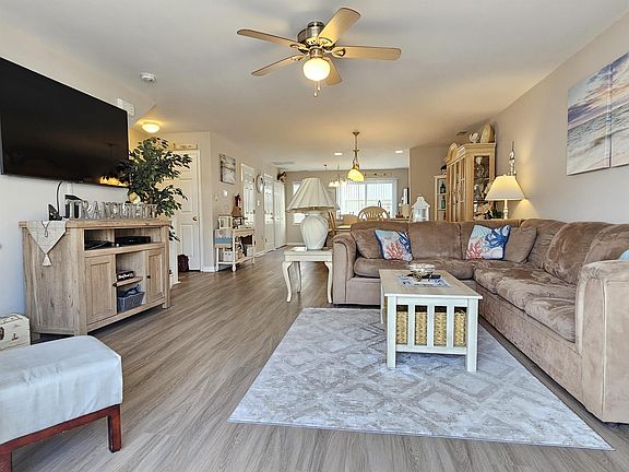 3rd image of 212 Diamond Sand Dr #212