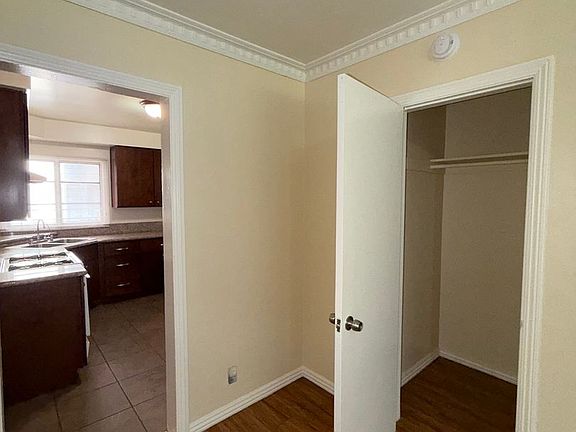 3rd image of 827-831 S Oxford Ave #5