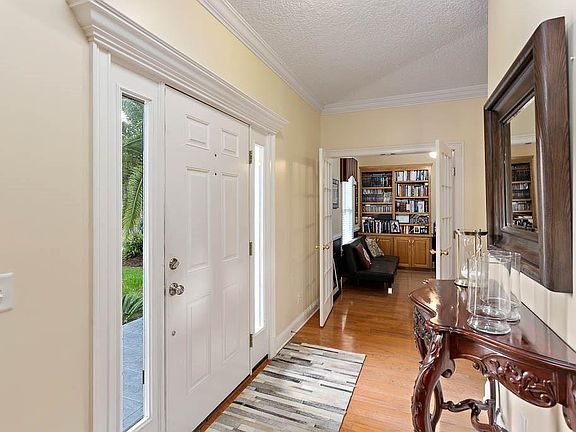 3rd image of 141 Harbor Pointe Dr