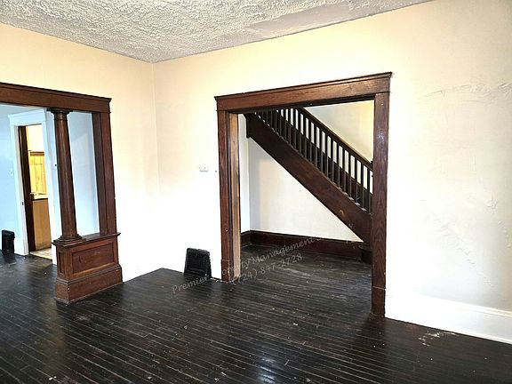 4th image of 432 Fisher Hill St