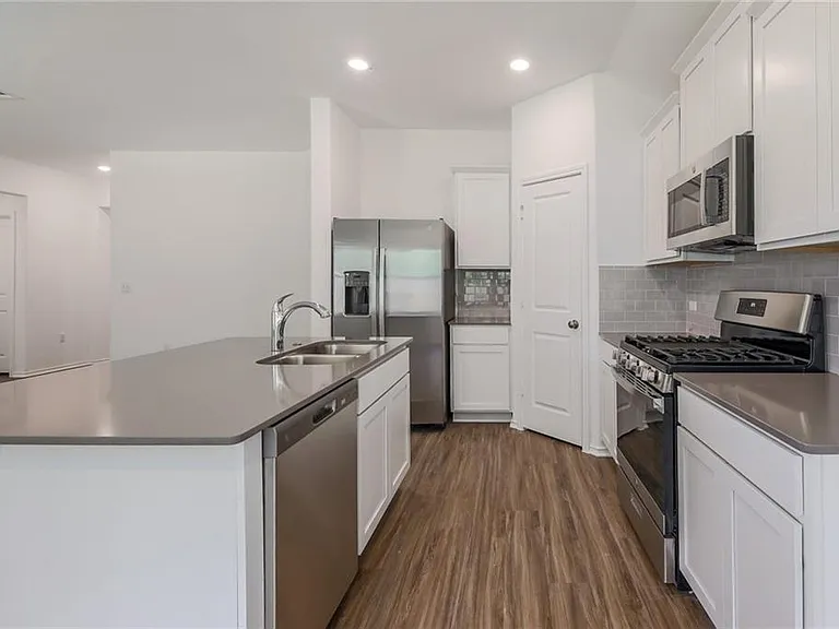 10724 Steinbeck Dr — Photo 9