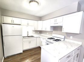 DKR - 7701-07 W Thurston Ave, 7701