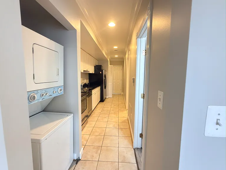 1246 Queen St NE #2 — Photo 17