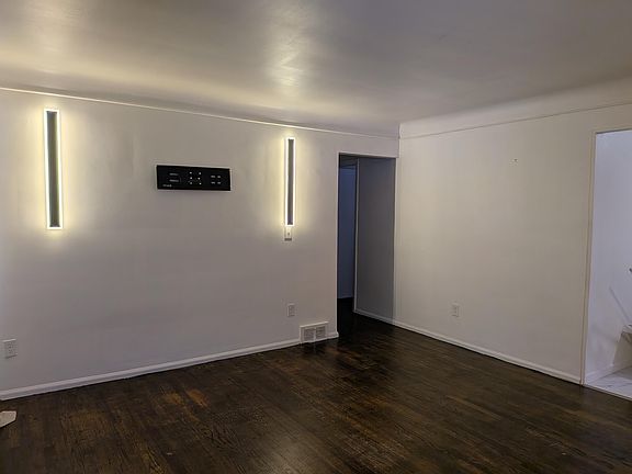 5th image of 18429 Stephens Dr